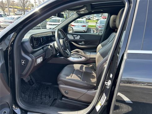 Used 2021 Mercedes-Benz GLS 450 4MATIC image 12