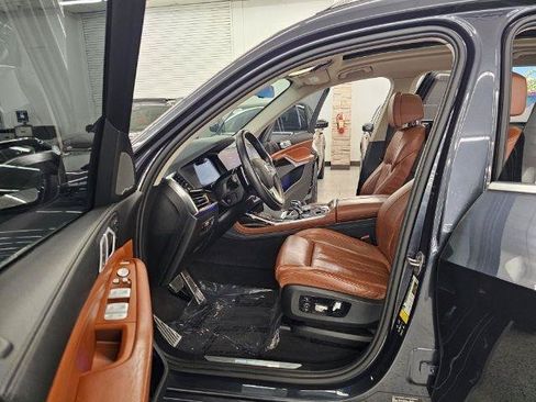 Used 2019 BMW X7 xDrive50i w/ Premium Package AWD/4WD image 8