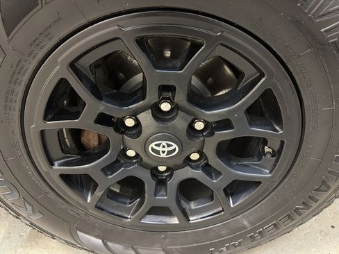 Used 2020 Toyota Tacoma SR5 image 36