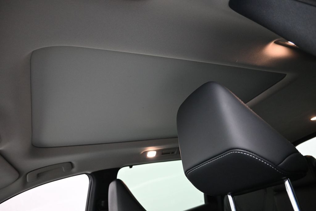 Used 2023 INFINITI QX60 Luxe w/ Performance Audio Package FWD image 11