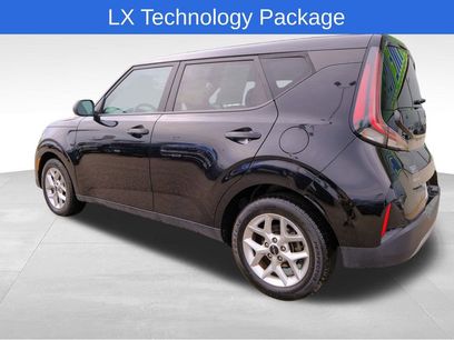 Used 2023 Kia Soul LX w/ LX Technology Package