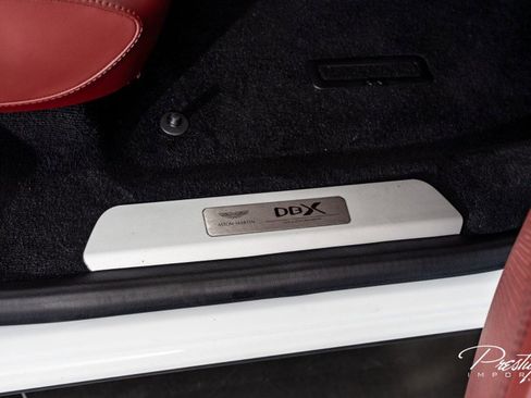 Used 2021 Aston Martin DBX image 44