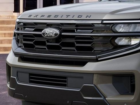 New 2027 Ford Expedition Platinum w/ Stealth Appearance Package AWD/4WD image 17