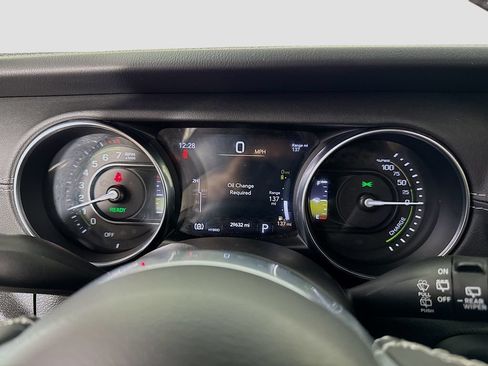 Used 2023 Jeep Wrangler Unlimited Sahara AWD/4WD image 14
