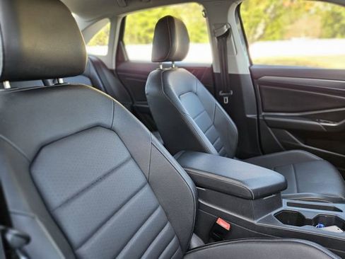 Used 2024 Volkswagen Jetta SE image 14
