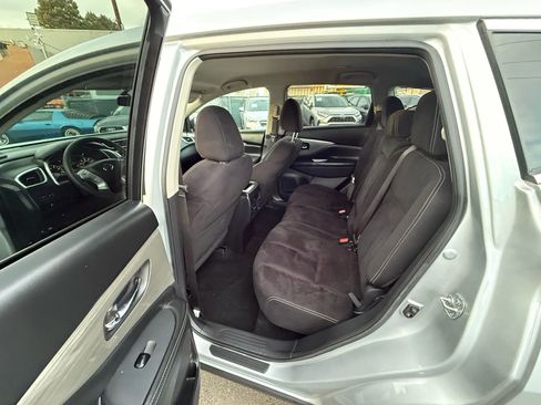 Used 2018 Nissan Murano S image 18