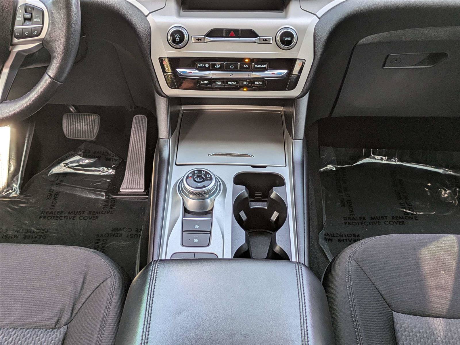 Used 2024 Ford Explorer XLT RWD image 22