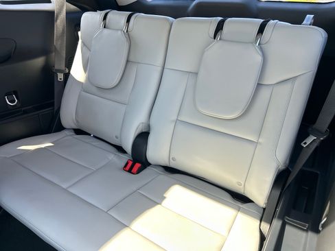 Used 2025 Ford Explorer Platinum w/ Ultimate Package AWD/4WD image 10