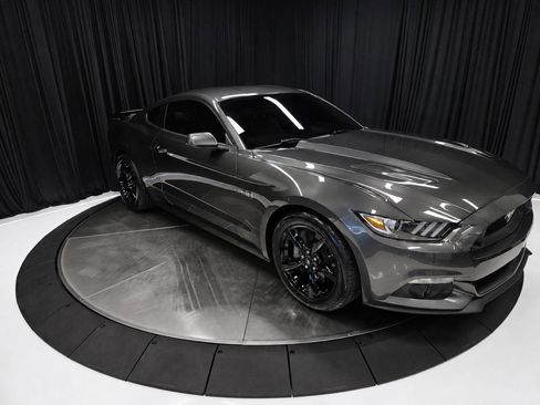 Used 2016 Ford Mustang GT RWD image 6