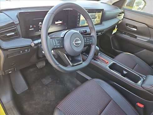 New 2025 Nissan Kicks SR image 3