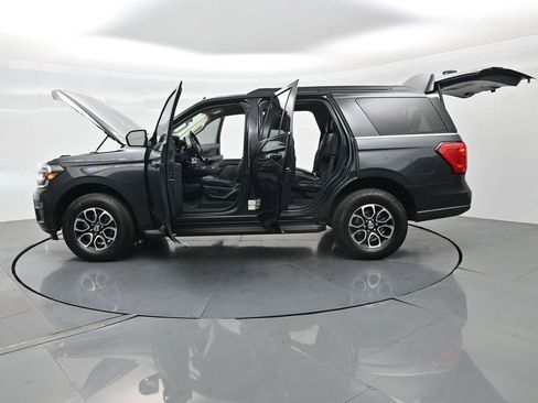 Used 2024 Ford Expedition XLT image 45