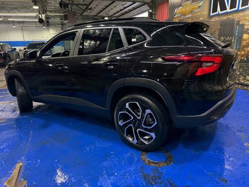 Used 2024 Chevrolet Trax RS w/ Sunroof Package image 3