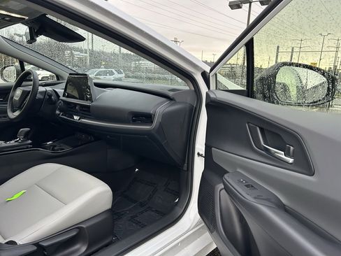 Certified 2024 Toyota Prius XLE image 15
