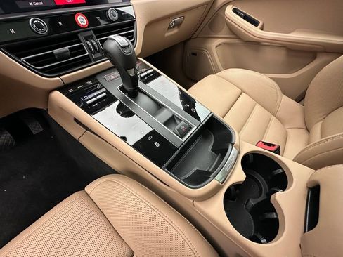 Certified 2025 Porsche Macan image 29