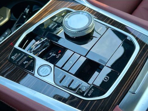 New 2026 BMW X6 xDrive40i w/ Executive Package image 14