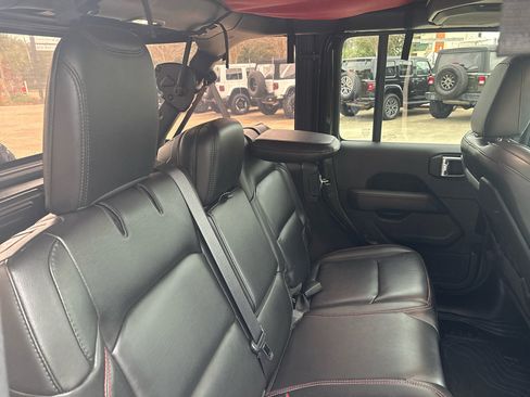 Used 2021 Jeep Wrangler Unlimited Rubicon image 12