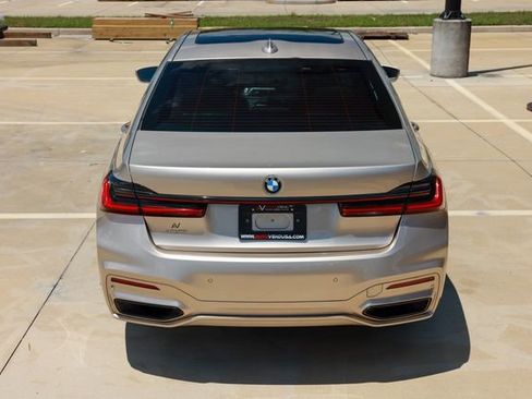 Used 2022 BMW 740i w/ Luxury Rear Seating Package RWD image 12
