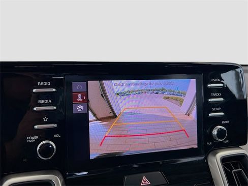 Used 2023 Kia Sorento LX image 10