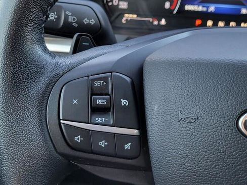 Used 2020 Ford Explorer XLT image 16