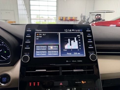 Used 2021 Toyota Avalon XLE FWD image 17