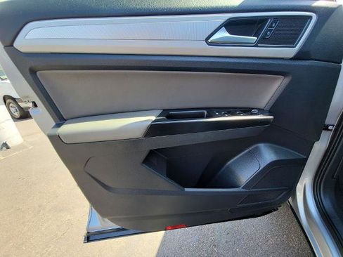 Used 2021 Volkswagen Atlas Cross Sport S image 20