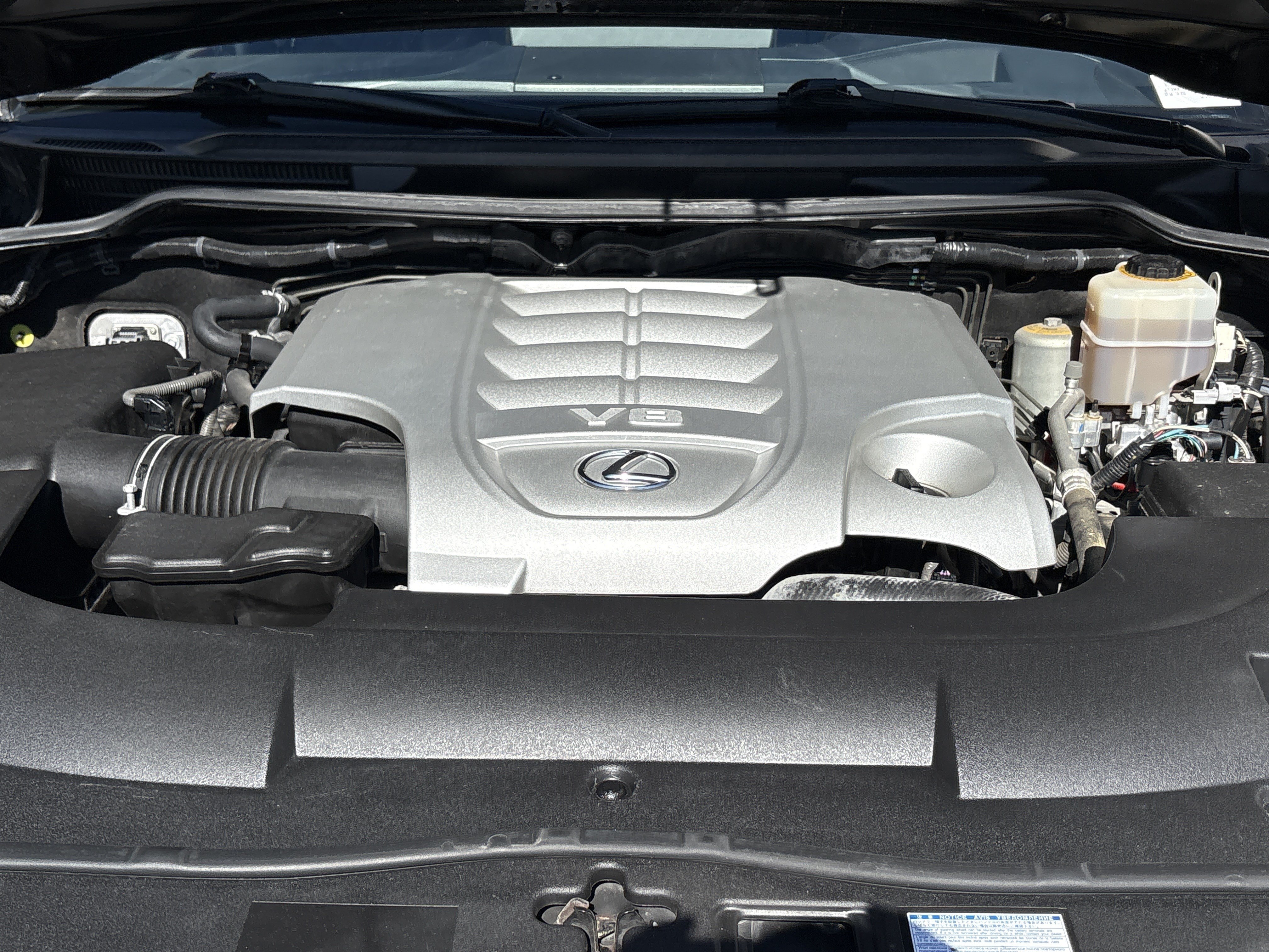 Used 2017 Lexus LX 570 4WD w/ Luxury Package image 34