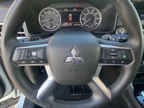 Used 2025 Mitsubishi Outlander SE FWD image 18