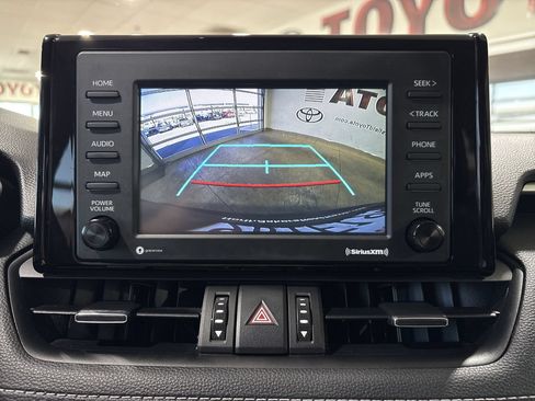 Used 2022 Toyota RAV4 XLE Premium AWD/4WD image 18