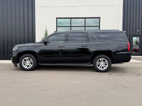 Used 2018 Chevrolet Suburban LT AWD/4WD image 2