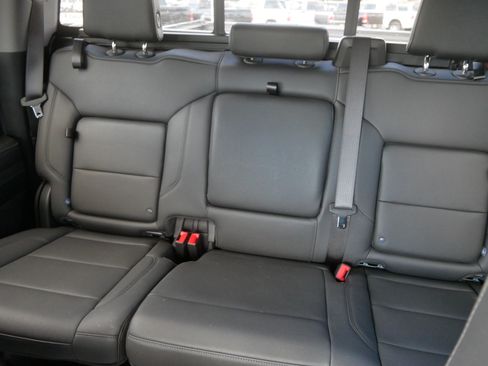 Used 2024 Chevrolet Silverado 1500 LT Trail Boss w/ Convenience Package II AWD/4WD image 13