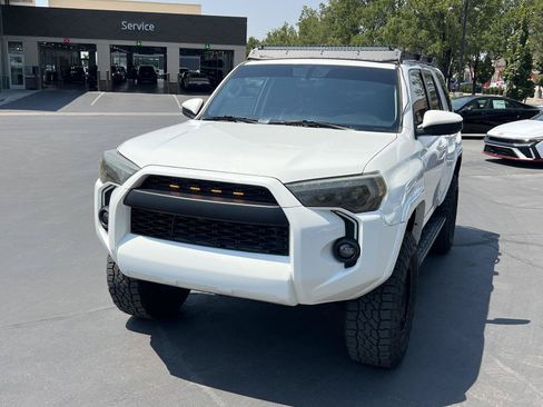 Used 2019 Toyota 4Runner SR5 AWD/4WD image 2