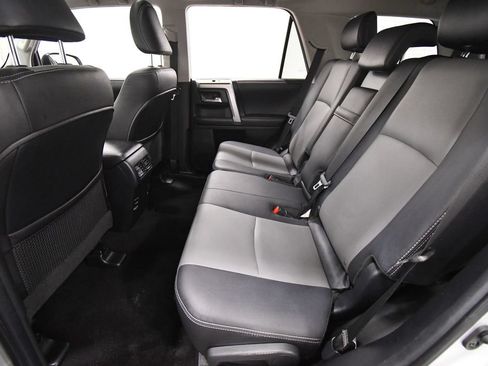 Used 2018 Toyota 4Runner SR5 Premium AWD/4WD image 17