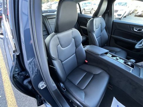 Certified 2024 Volvo S60 B5 Core image 25