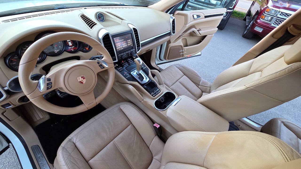 Used 2012 Porsche Cayenne S AWD/4WD image 31