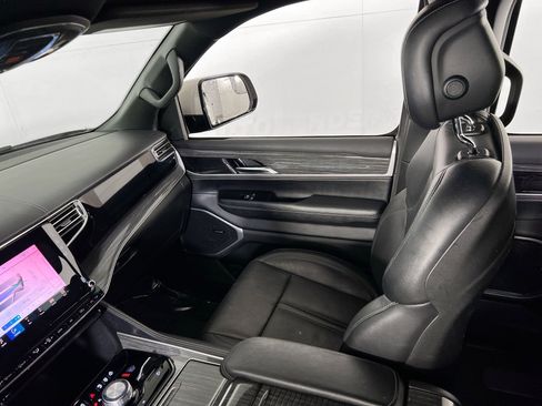 Used 2022 Jeep Wagoneer Series III image 24