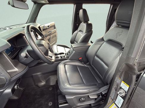 Certified 2025 Ford Bronco Badlands AWD/4WD image 38