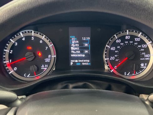 Used 2022 Toyota Highlander L image 25