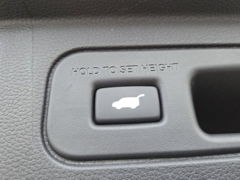 Used 2025 Honda Pilot Elite image 23