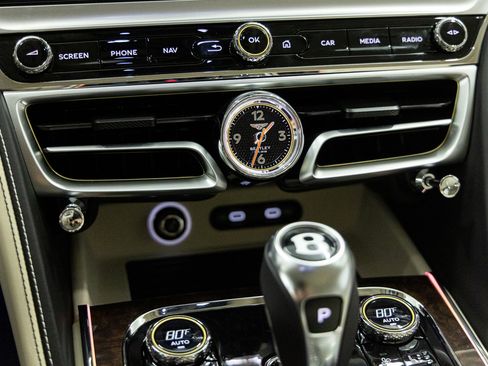 Used 2026 Bentley Flying Spur Plug-In Hybrid image 36