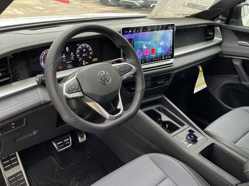 New 2026 Volkswagen Tiguan SE R-Line image 12