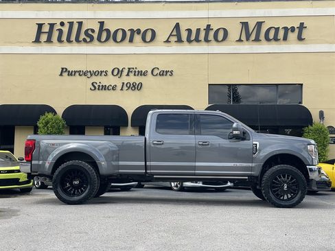 Used 2022 Ford F350 Lariat w/ Lariat Ultimate Package AWD/4WD image 4