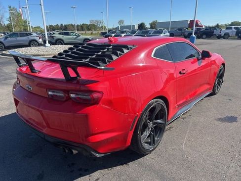 Used 2020 Chevrolet Camaro LT RWD image 5