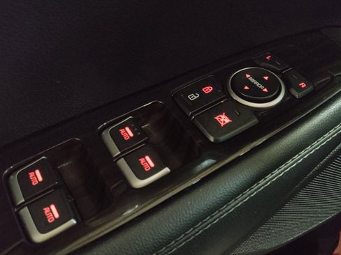 Used 2019 Kia Sorento LX w/ LX Convenience Package image 27