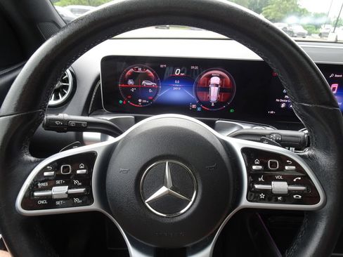 Used 2020 Mercedes-Benz GLB 250 4MATIC image 21