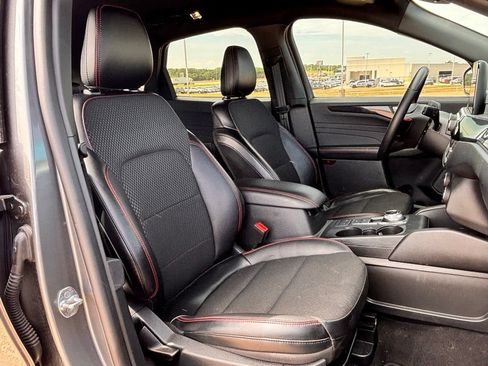 Used 2025 Ford Escape ST-Line FWD image 26