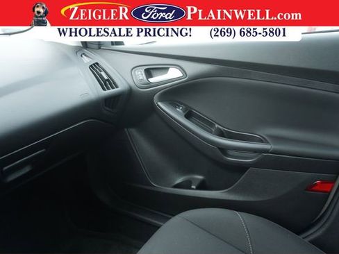 Used 2017 Ford Focus SE image 27