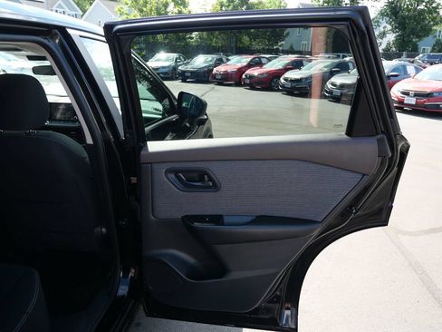 Used 2023 Nissan Rogue S AWD/4WD image 34
