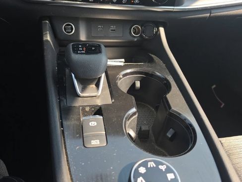 Used 2023 Nissan Rogue SV AWD/4WD image 14