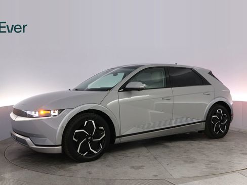 Used 2024 Hyundai Ioniq 5 Limited image 18