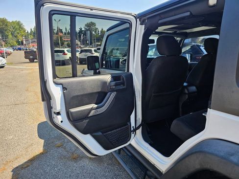 Used 2018 Jeep Wrangler Unlimited Sport S AWD/4WD image 15